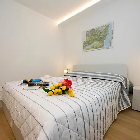 아파트 Sleeps 5 Pool Air Con *